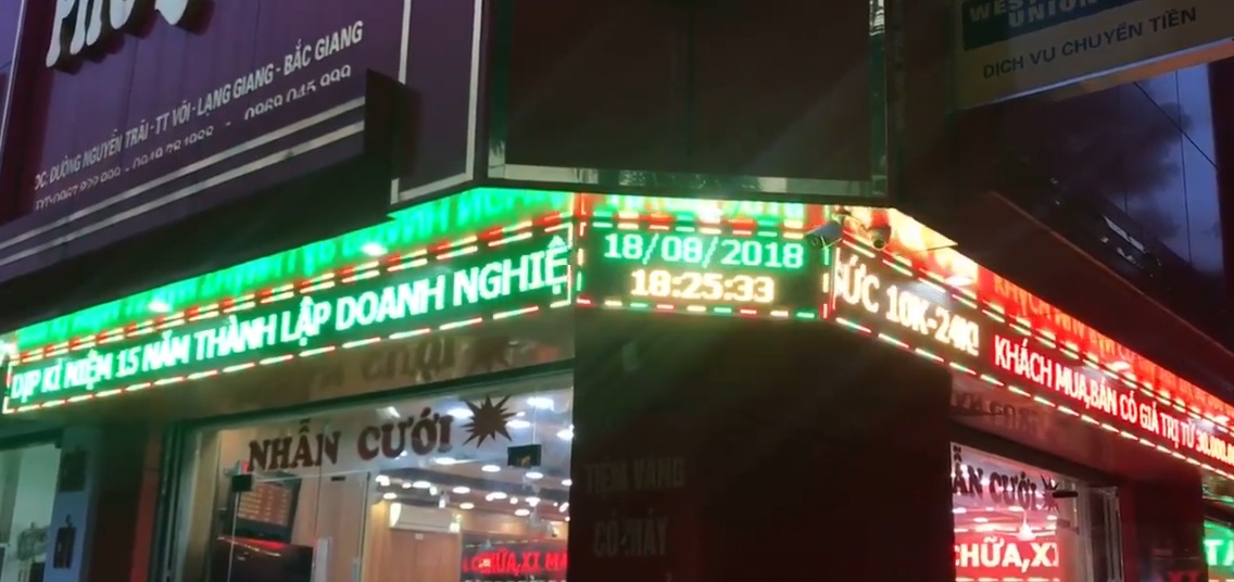 Led P10 3 màu SMD LLR sử dụng làm biển quảng cáo cửa hàng vàng bạc