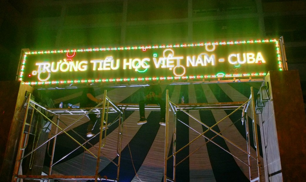 Led P10 3 màu SMD LLR sử dụng làm biển quảng cáo cổng trường