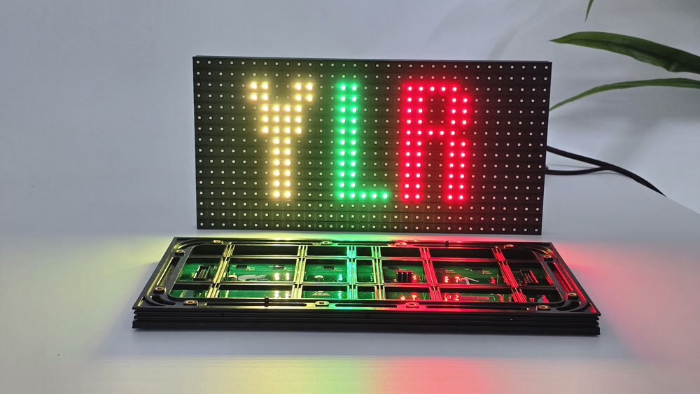 Tấm Led P10 outdoor 3 màu YLR cho màu sắc nét