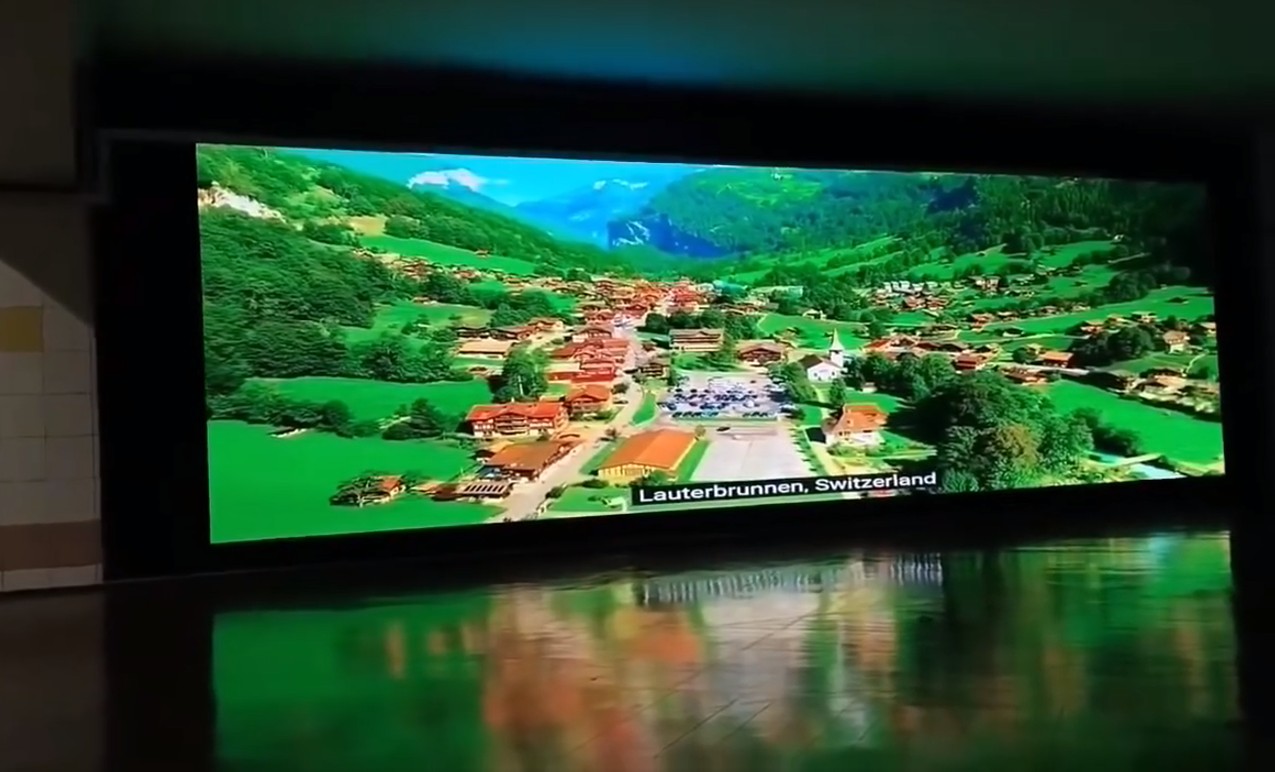 Ứng dụng tấm Led P4 full indoor Dotcom lắp đặt màn hình lớn