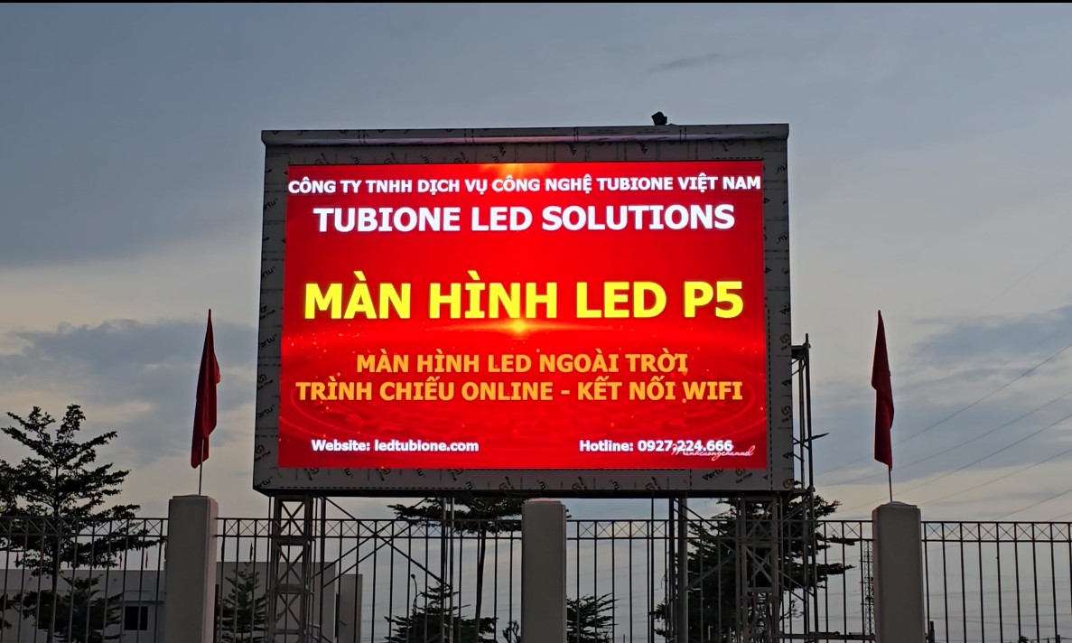 Ứng dụng tấm Led P5 full outdoor Dotcom trong dự án ngoài trời