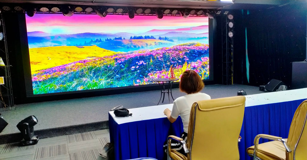 Tấm LED P2 Dotcom lắp đặt cho phòng họp