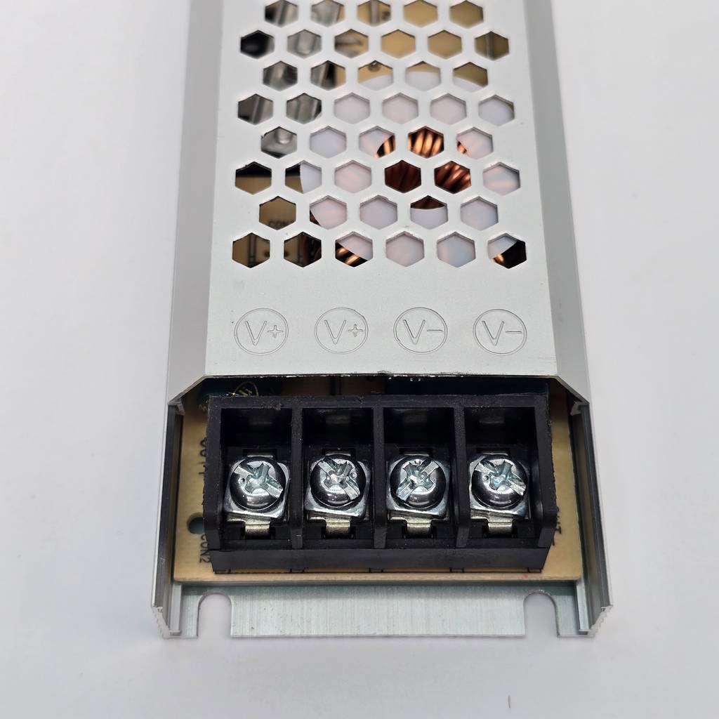 Nguồn 12V trong nhà 16.6A 200W