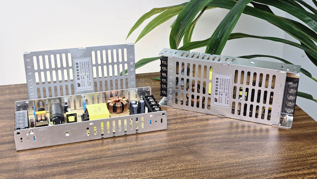 Nguồn LED 5V trong nhà 40A MJ