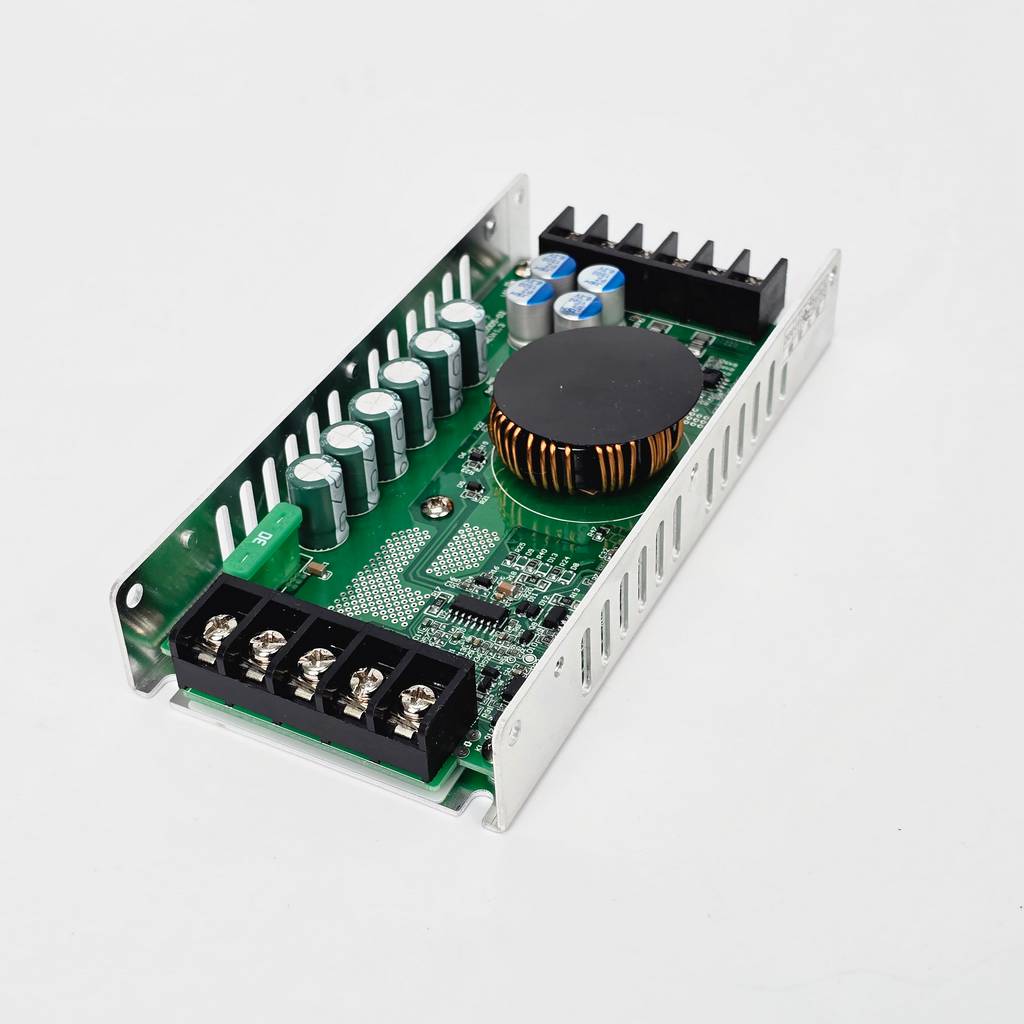 Nguồn ô tô 5V 40A BINAZK giá sỉ