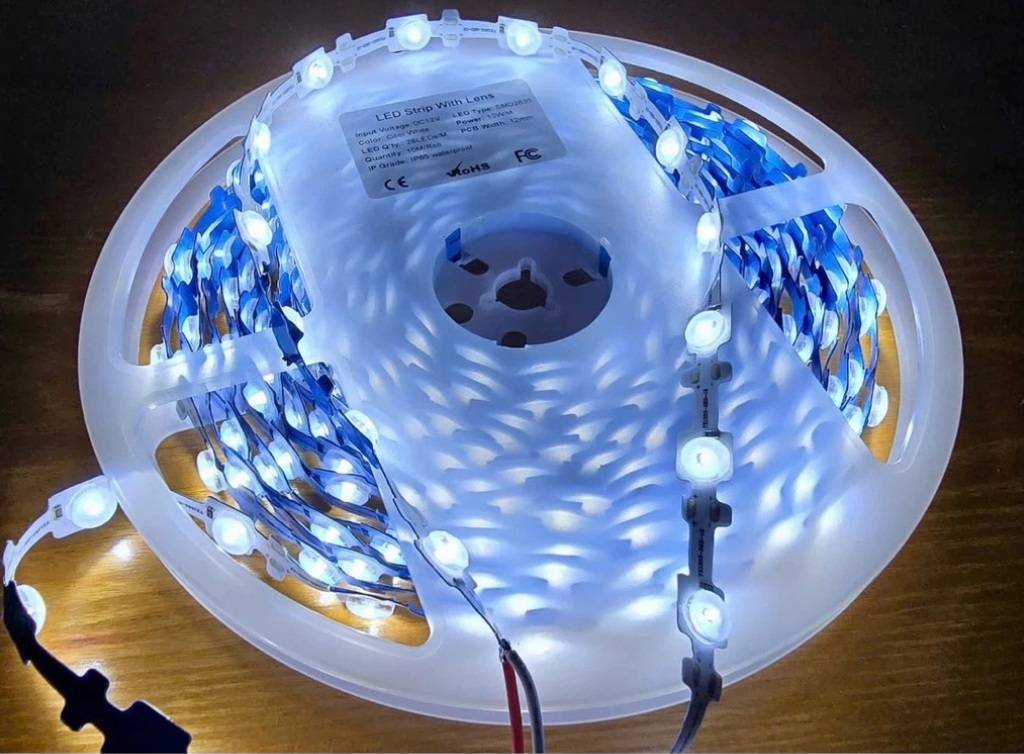 Tổng kho Led dây dán ziczac 12V 3030 thấu kính tỏa trắng ngoài trời