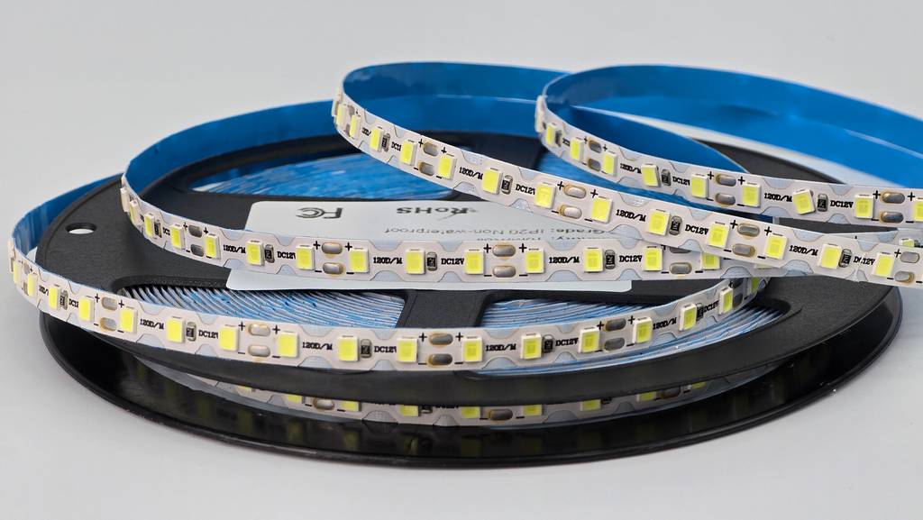 Kho Led dây dán ziczac 2835 12V 120 Led trắng