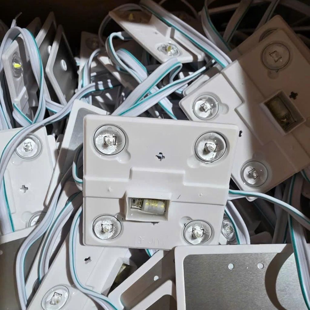 Led hắt module JIYI 220V trắng ngoài trời 4 bóng