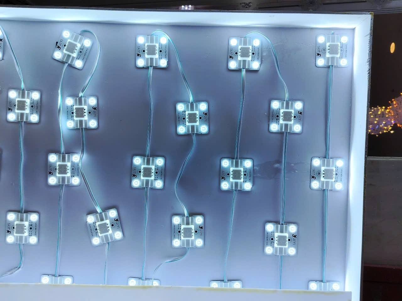 Giá sỉ Led hắt 4 bóng JIYI 220V trắng trong nhà