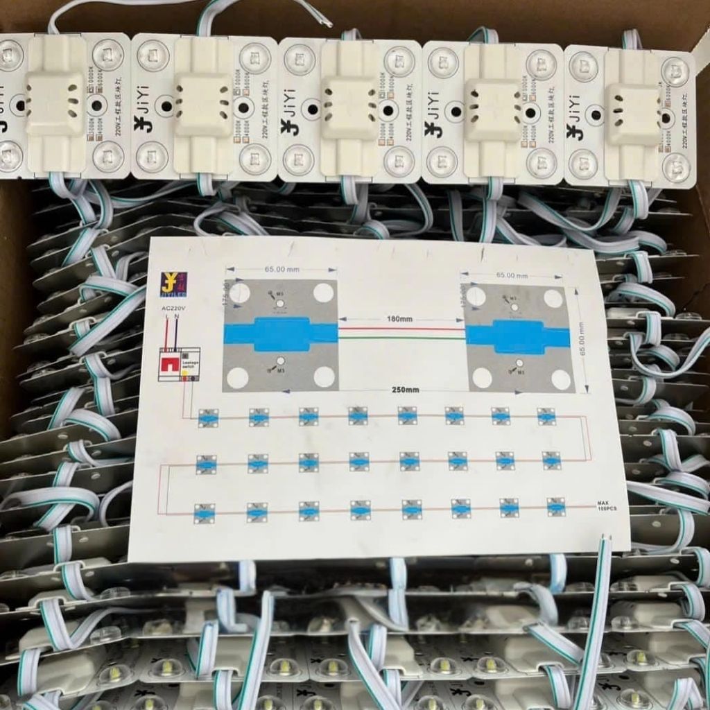 Tổng kho Led hắt 4 bóng JIYI 220V trắng trong nhà