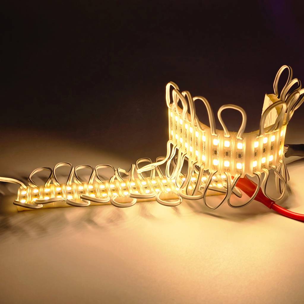 Led cụm 2 bóng khi lắp nguồn điện 12V cho anh sáng vàng nắng