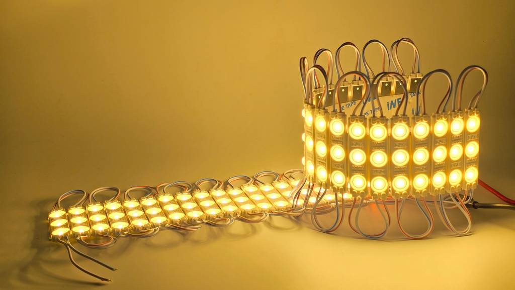 Kho Led hắt module 3 bóng 6113 JIYI vàng nắng