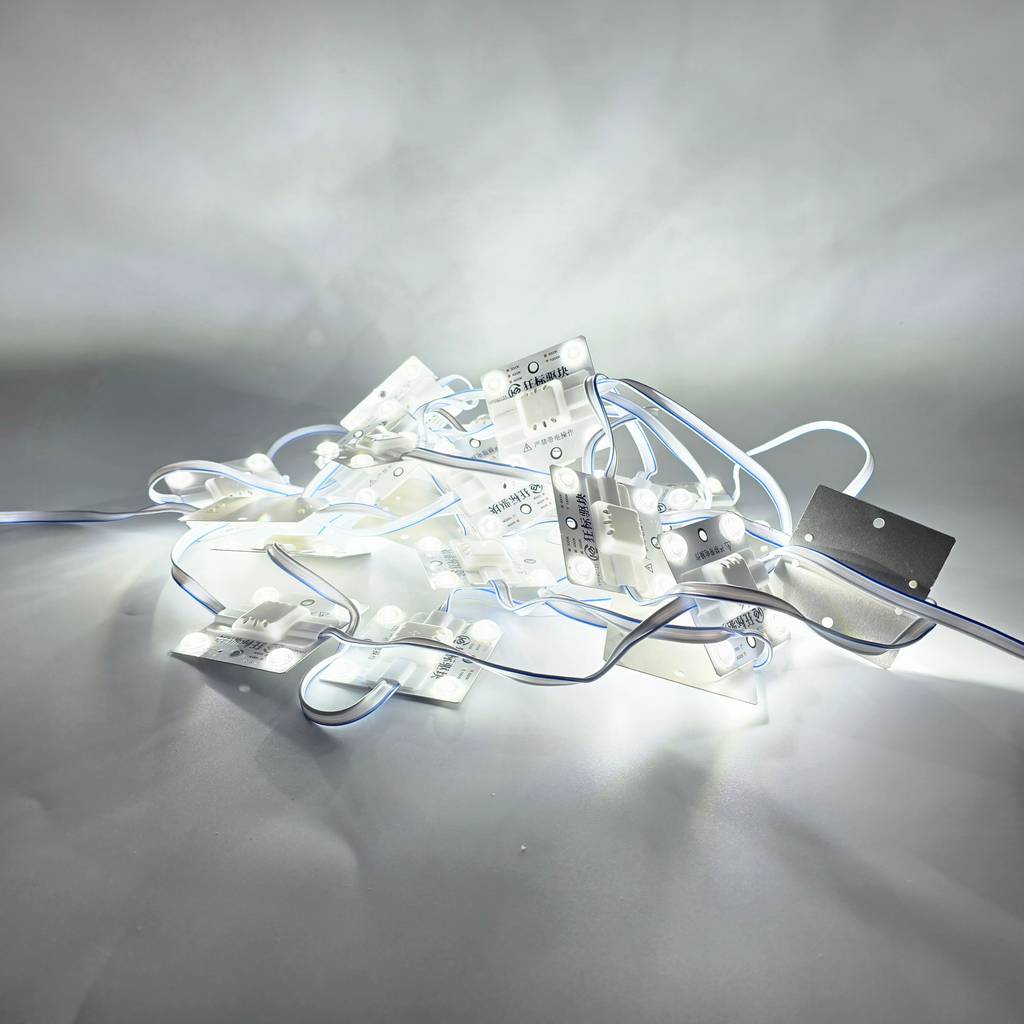 Giá sỉ Led hắt module 4 bóng 220v trắng trong nhà