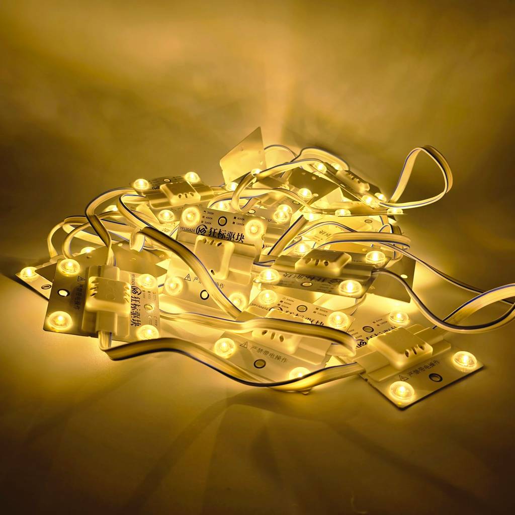 Led hắt module 220v vàng nắng trong nhà 4 bóng