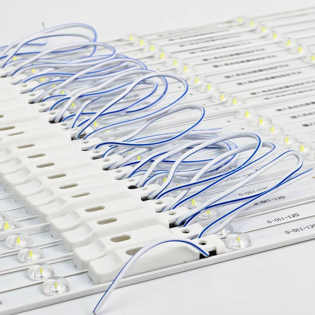 Led hắt module 220V trắng ngoài trời 4 bóng