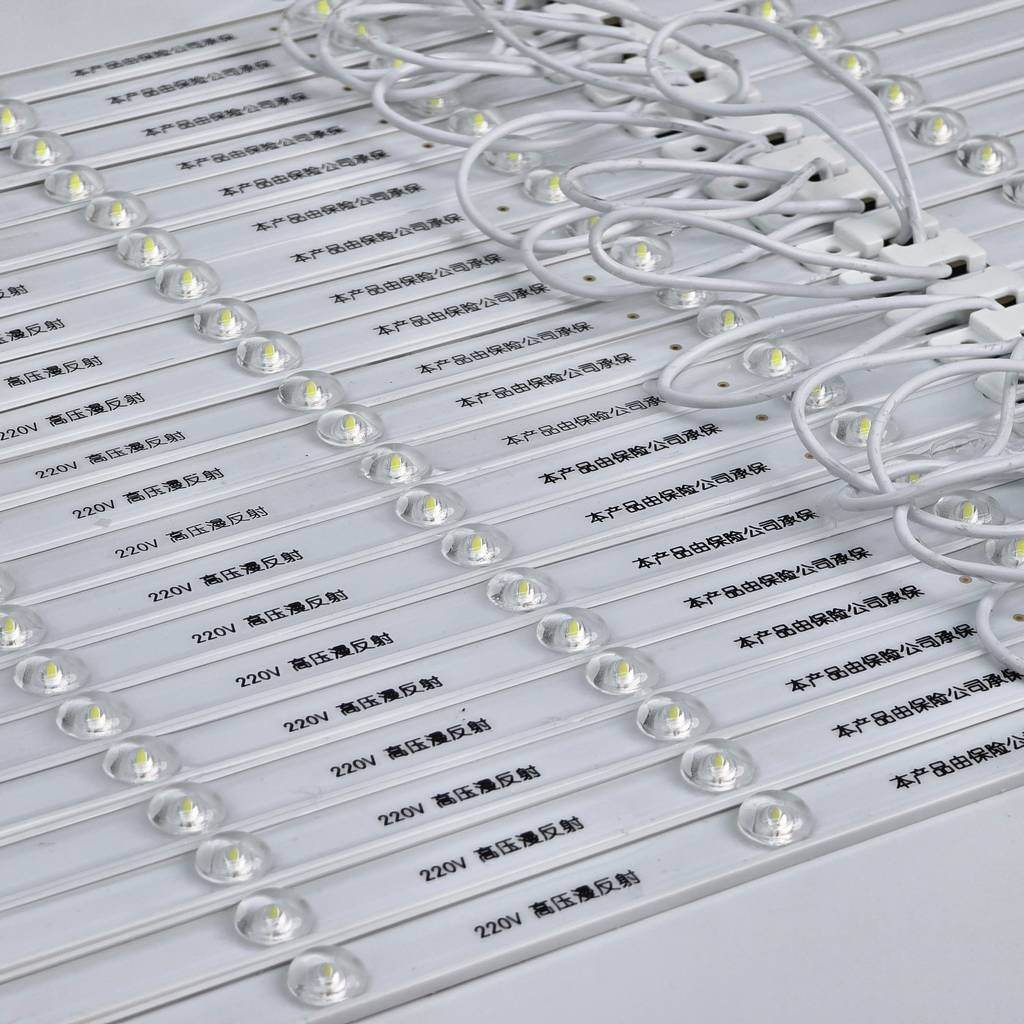 Kho Led thanh toả 1m 12 bóng 220V trắng ngoài trời