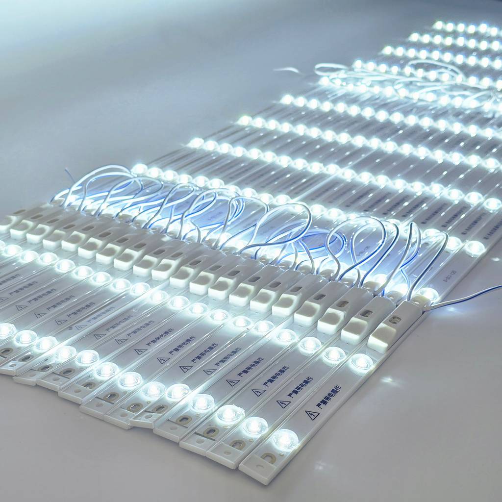 Led thanh toả 1m 12 bóng 220V trắng ngoài trời chính hãng