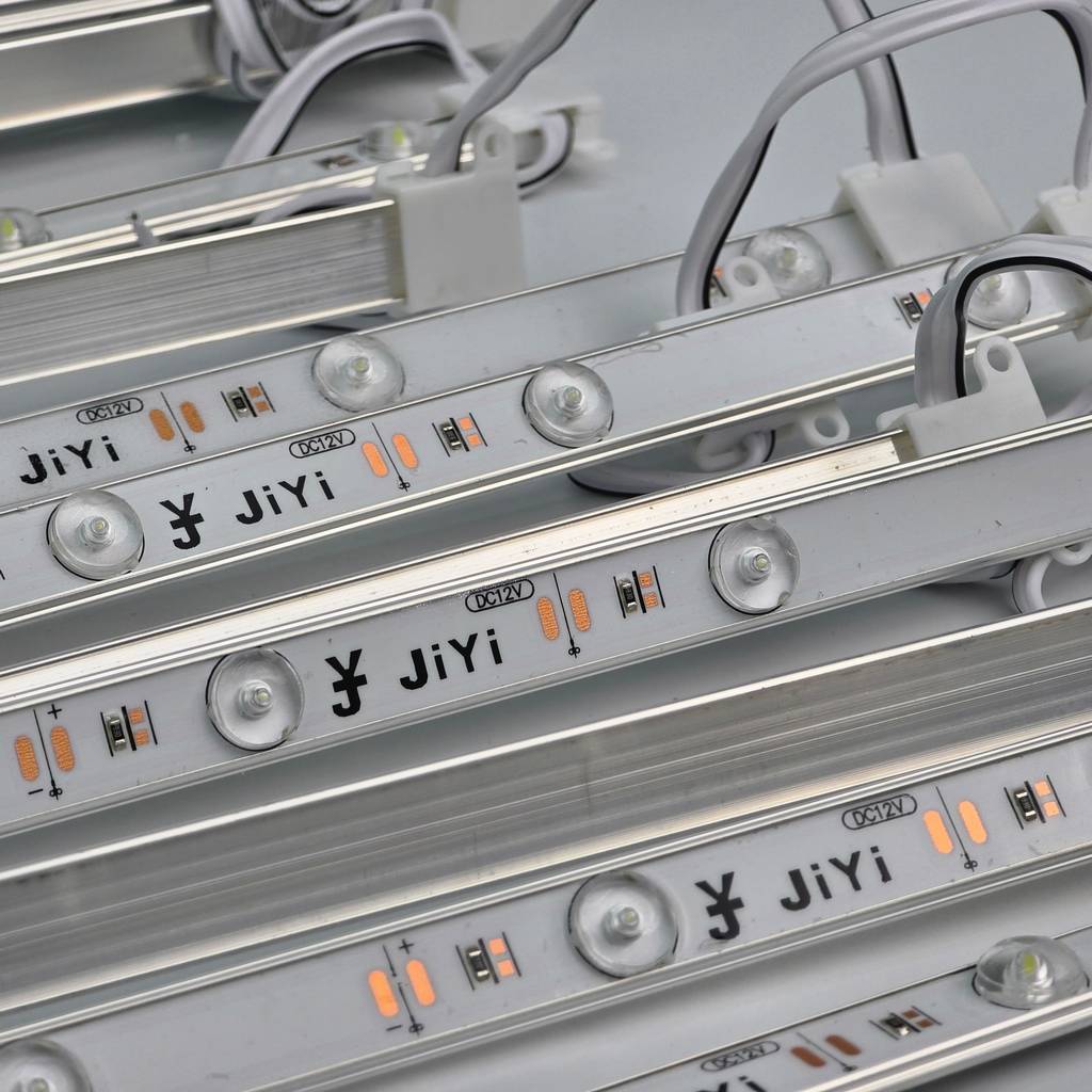 Led hắt module JIYI 12V trắng ngoài trời 4 bóng