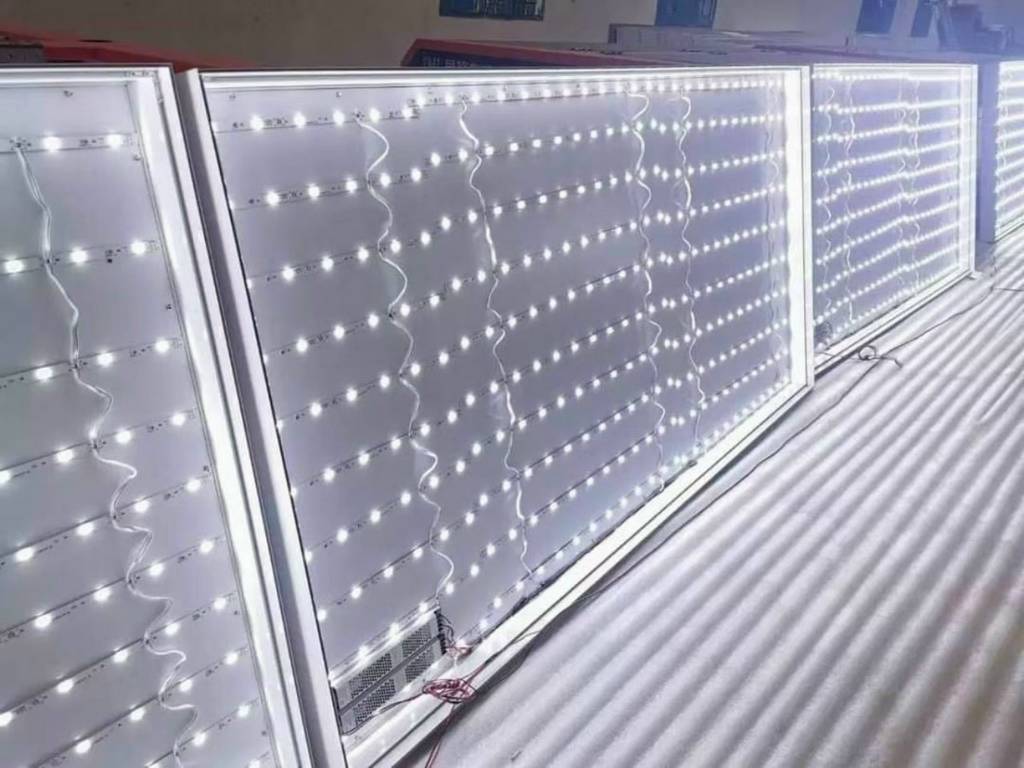 Tổng kho Led thanh toả 1m 12 bóng LIXIN 12V trắng trong nhà